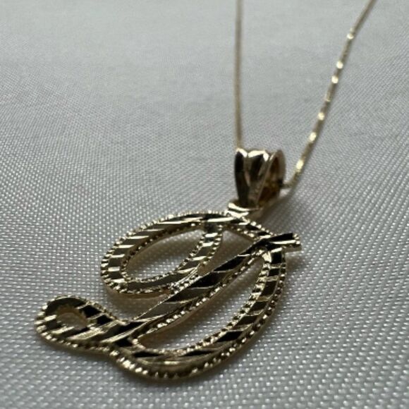 Initial or letter charm 14k Solid Gold initial Pendant | perfect gift | letter D - Picture 5 of 10